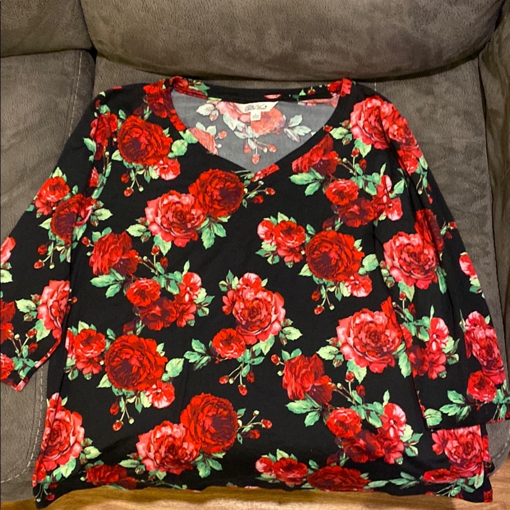 The Pioneer Woman Black and Red Floral Long Sleeve Top